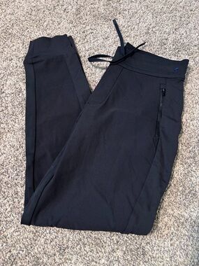 Athleta Headlands Hybrid Trek Joggers Size 4